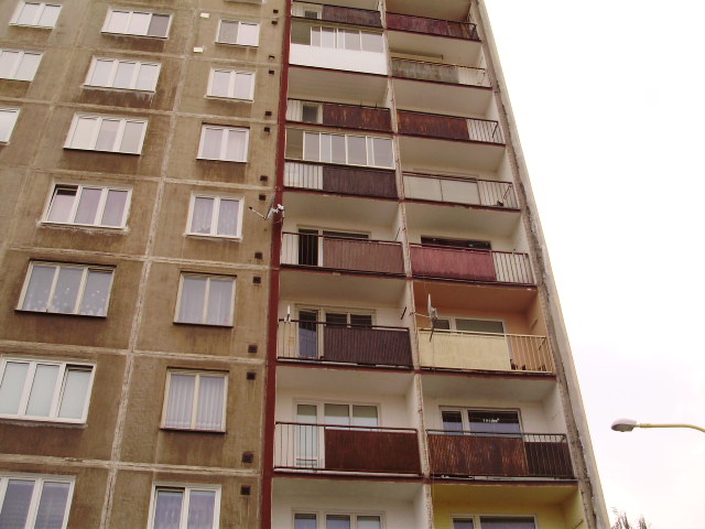 rekonštrukcia balkónových zábradlí obytného domu
